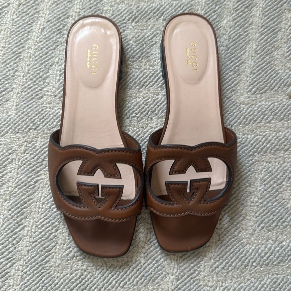 Gucci interlocking G slide sandal 36.5